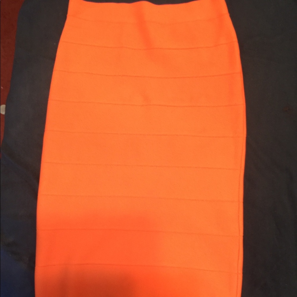 BCBG power skirt size medium